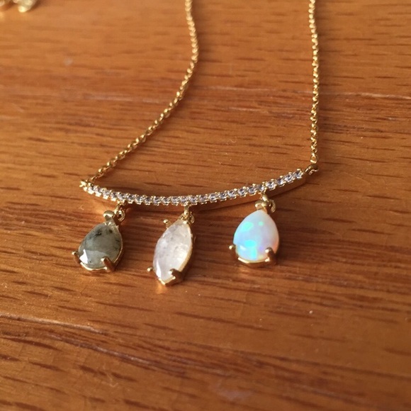 🔥SOLD🔥NWT Anthropologie Gold Windchime Necklace - Picture 3 of 5